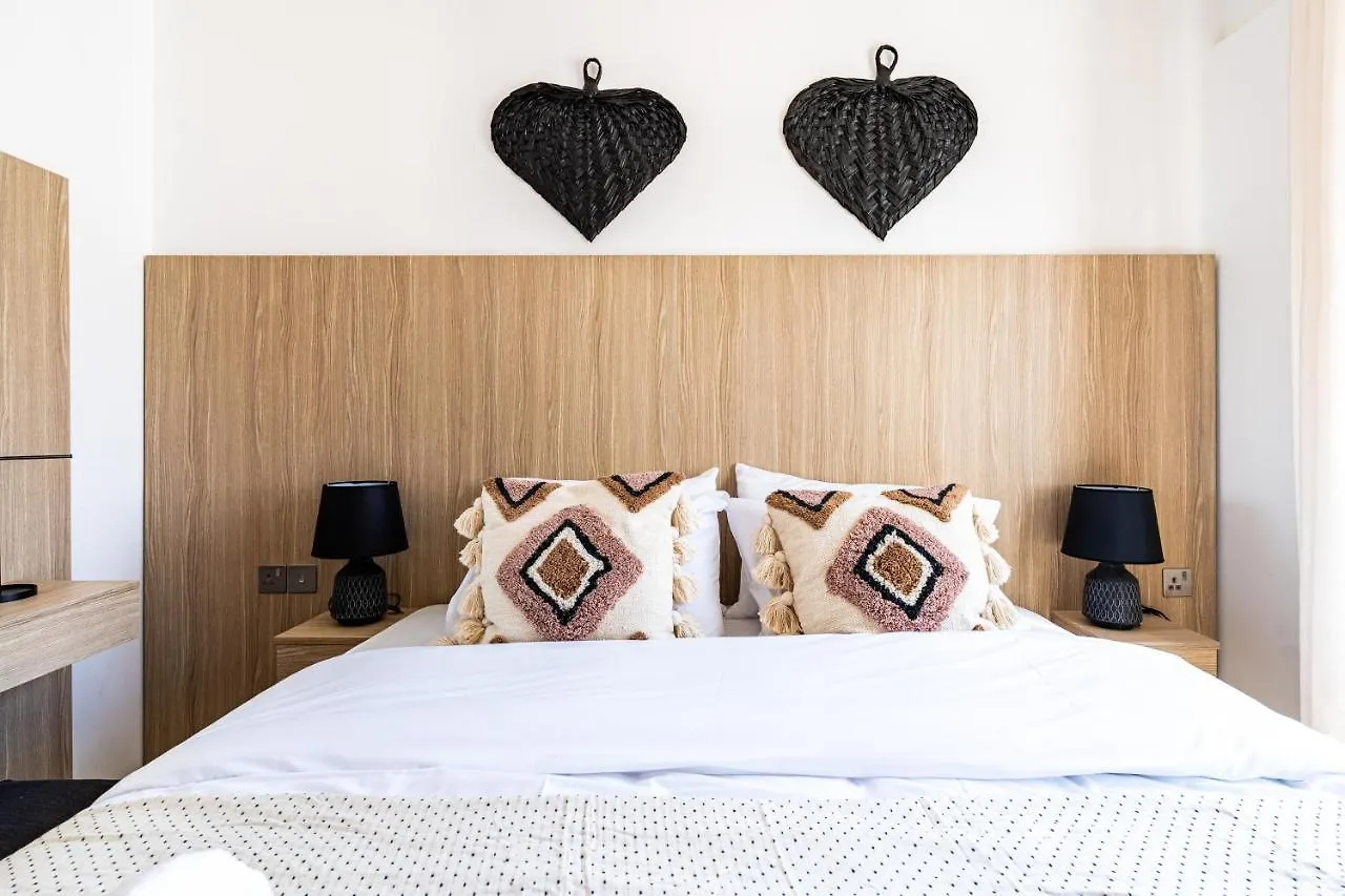 Lägenhet Made With Love 1-Br Apt By Finikoudes Beach Larnaca