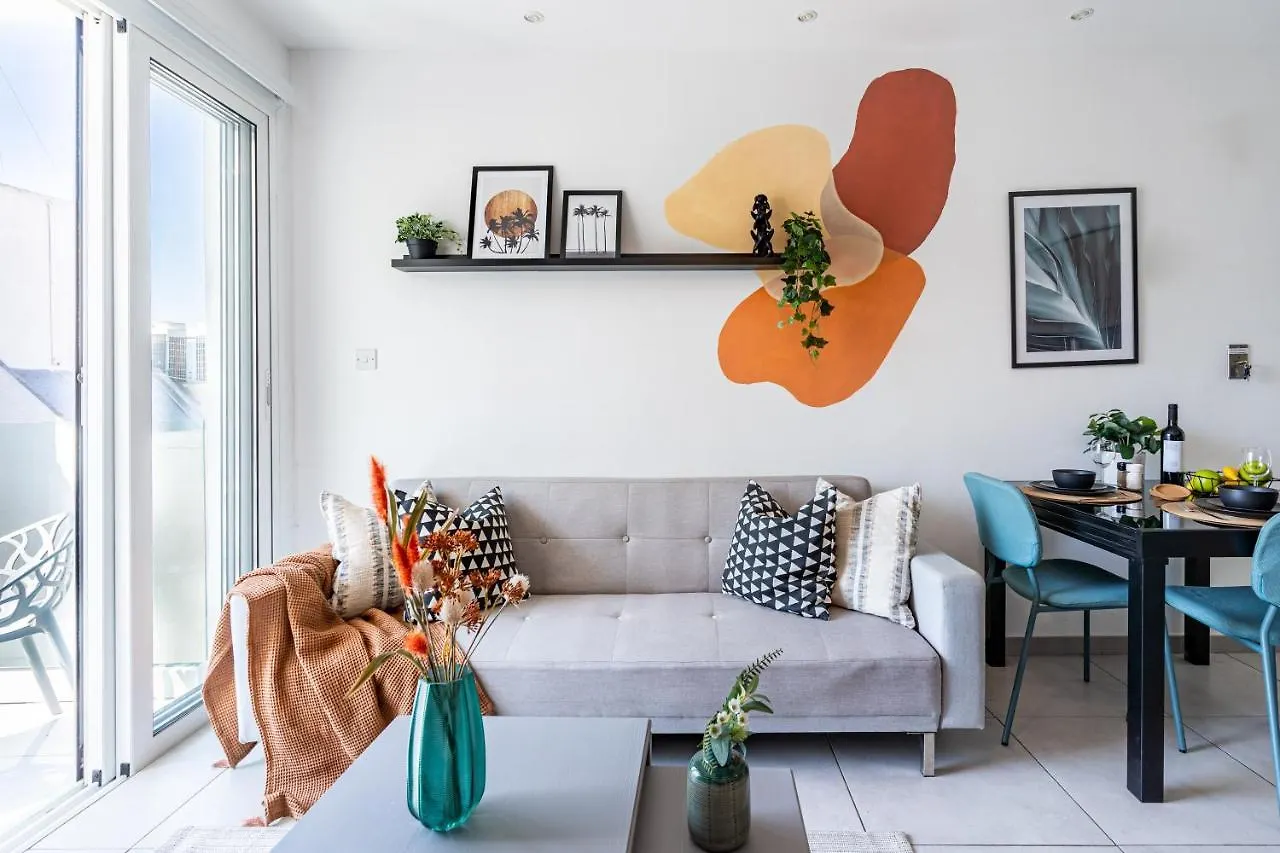 Made With Love 1-Br Apt By Finikoudes Beach Larnaca