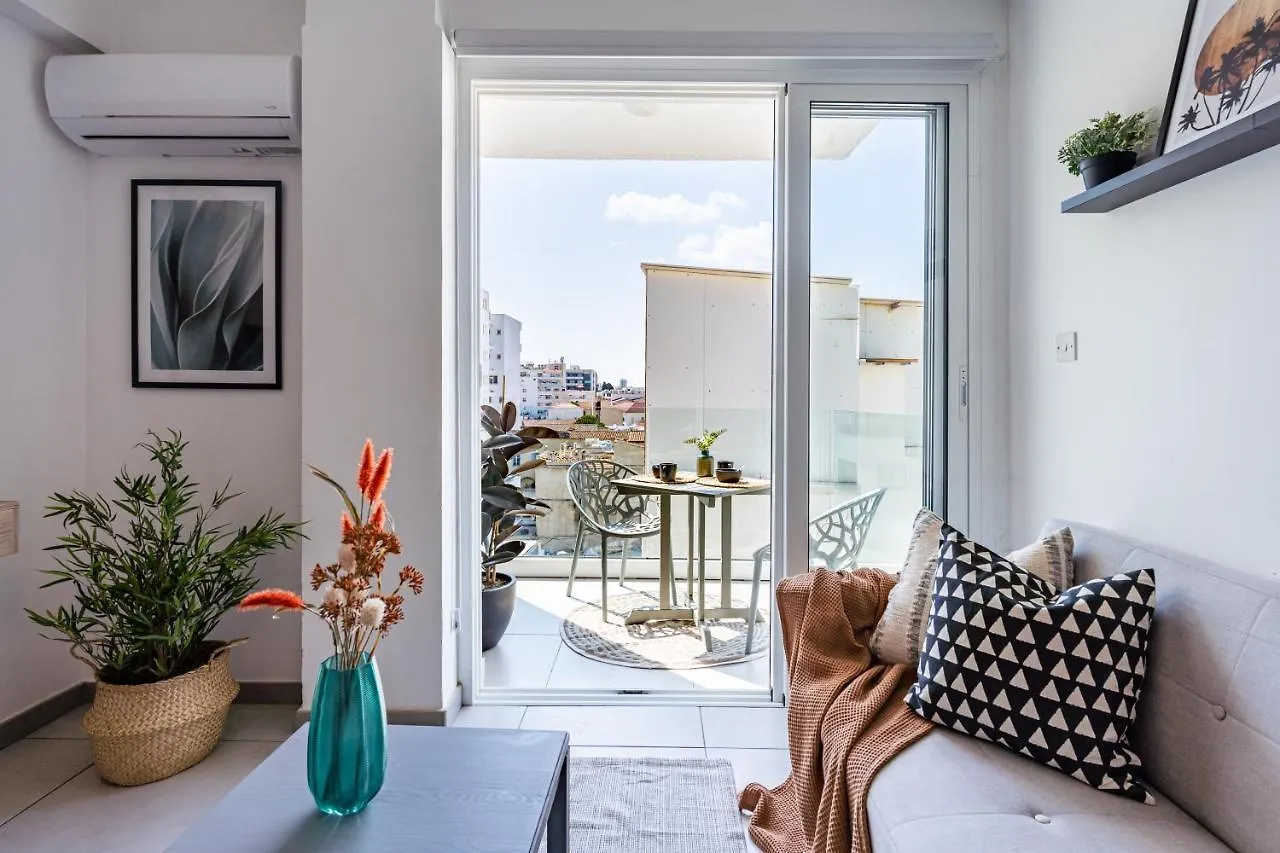 Made With Love 1-Br Apt By Finikoudes Beach Larnaca Cypern